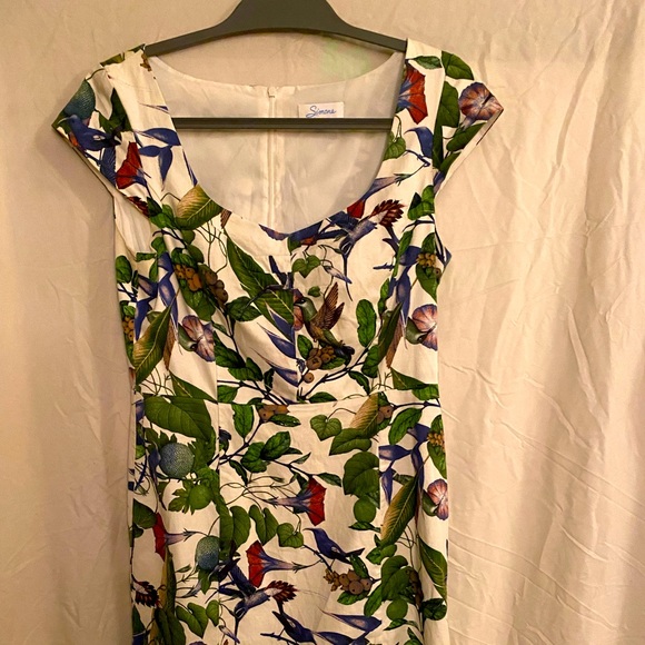 Classic dress! Fits great! - Picture 2 of 3